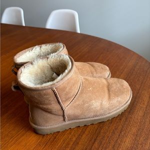 Women’s Mini Uggs